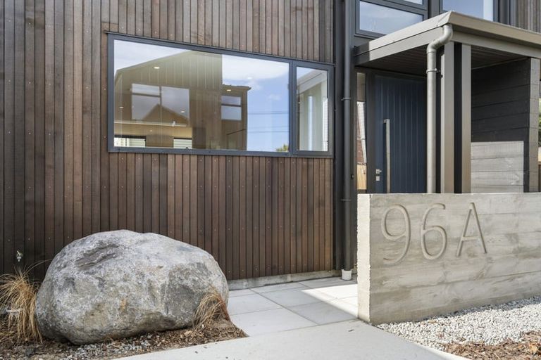 Photo of property in 96b Apu Crescent, Lyall Bay, Wellington, 6022