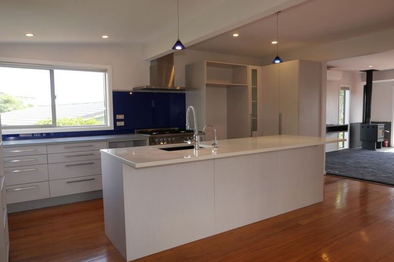 Photo of property in 11 Kotare Street, Waikanae, 5036