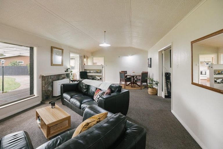 Photo of property in 12 Lifford Place, Awapuni, Palmerston North, 4412