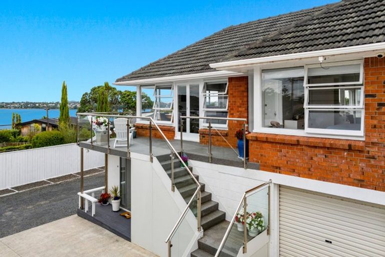 Photo of property in 2/85 Sylvan Avenue, Northcote, Auckland, 0627