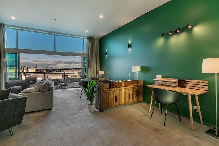Photo of property in Shed 20 Princes Wharf Apartments, 48a/139 Quay Street, Auckland Central, Auckland, 1010