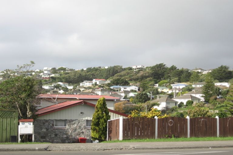 Photo of property in 71 Main Road, Titahi Bay, Porirua, 5022