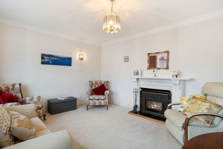 Photo of property in 2b Dunns Street, Silverstream, Upper Hutt, 5019