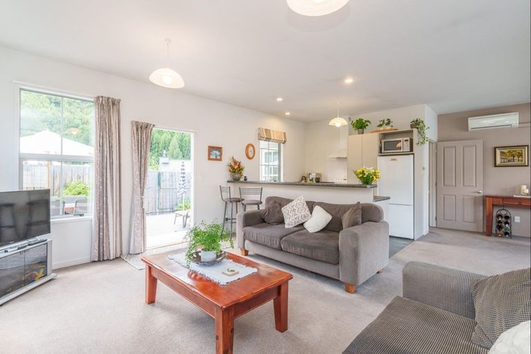 Photo of property in 12 Fletcher Way, Arrowtown, 9302