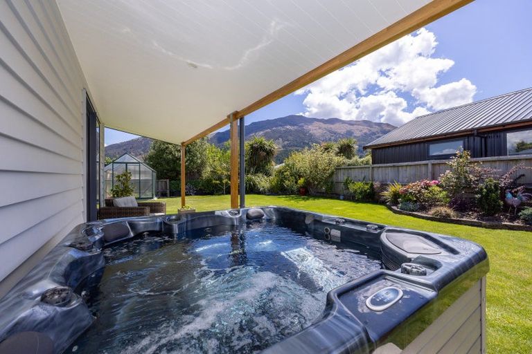 Photo of property in 11 Teal Place, Lake Hawea, Wanaka, 9382