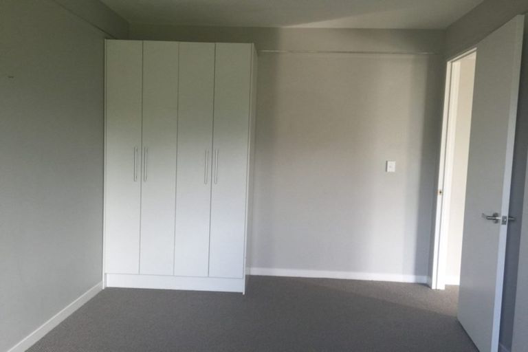 Photo of property in 1a Sunset Road, Totara Vale, Auckland, 0632