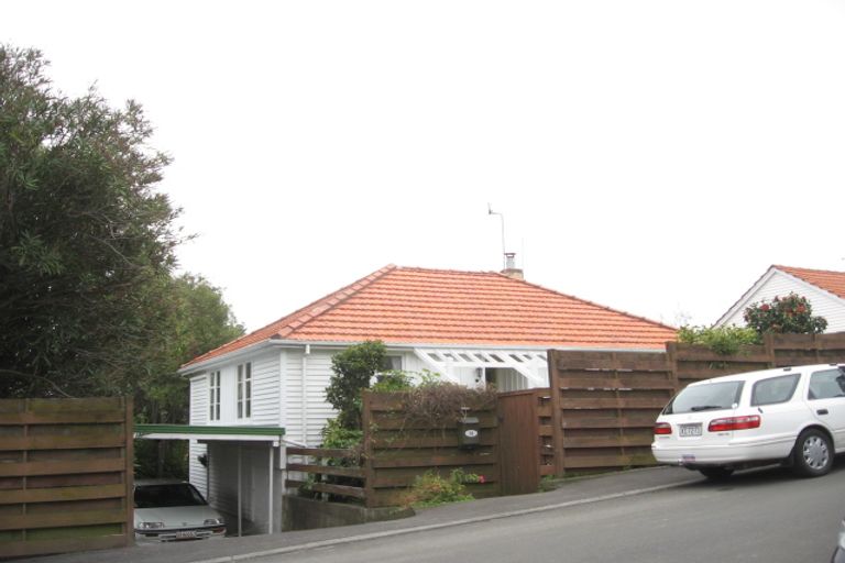 Photo of property in 33 May Avenue, Hospital Hill, Napier, 4110