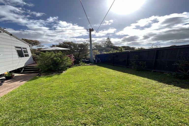 Photo of property in 1/25 Tawa Road, Te Atatu Peninsula, Auckland, 0610