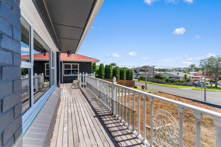 Photo of property in 41 Seaview Road, Otumoetai, Tauranga, 3110