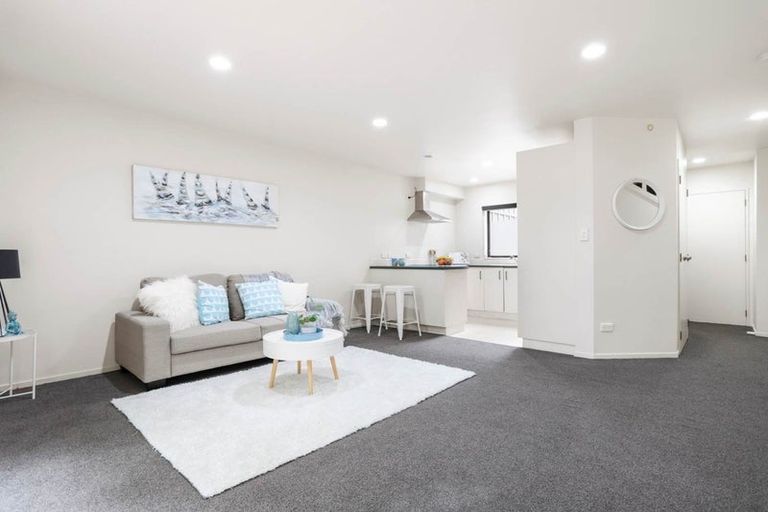 Photo of property in 135d Triangle Road, Massey, Auckland, 0614