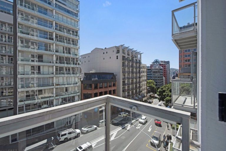 Photo of property in Terrace Heights Apartments, 5b/163 The Terrace, Wellington Central, Wellington, 6011
