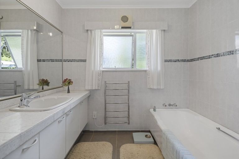 Photo of property in 227 Point View Drive, Dannemora, Auckland, 2016