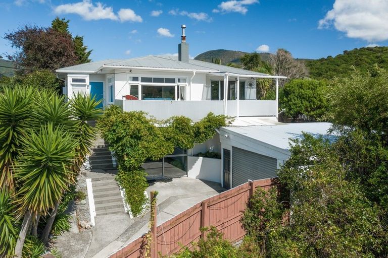 Photo of property in 9 Lincoln Street, Picton, 7220