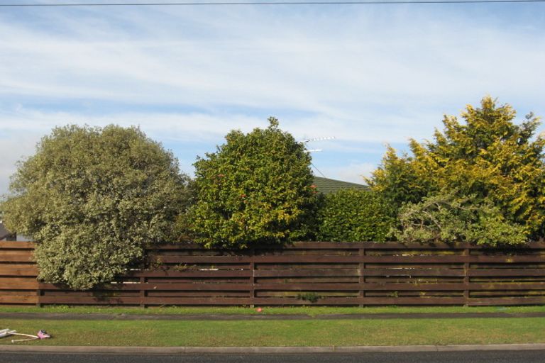 Photo of property in 2/40 South Street, Papakura, 2110