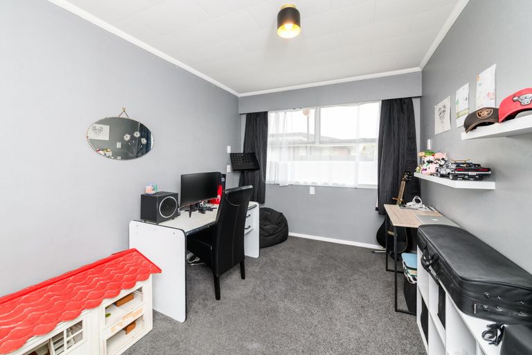 Photo of property in 5 Westhaven Grove, Takaro, Palmerston North, 4412