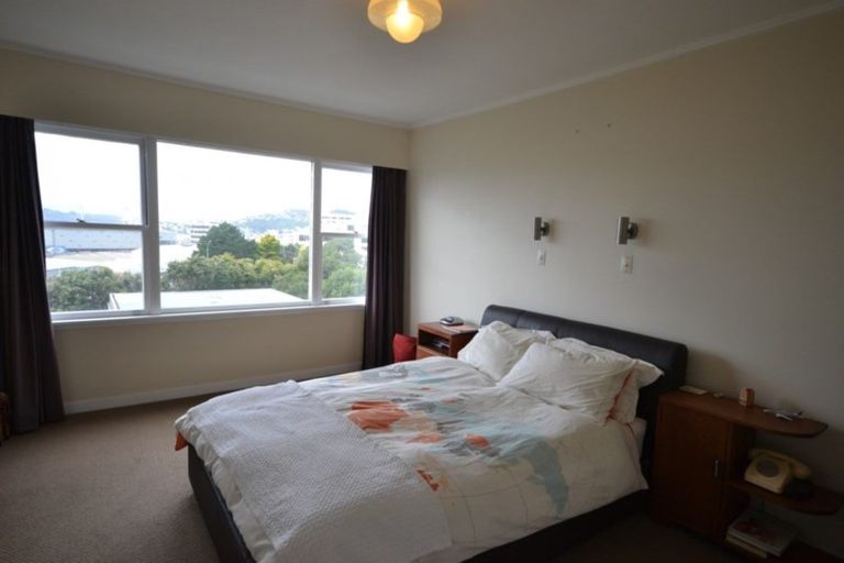 Photo of property in Newman Court Apartments, 2 Newman Terrace, Thorndon, Wellington, 6011