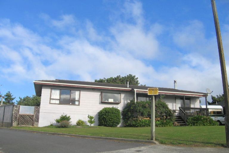 Photo of property in 21 Maracas Crescent, Grenada Village, Wellington, 6037