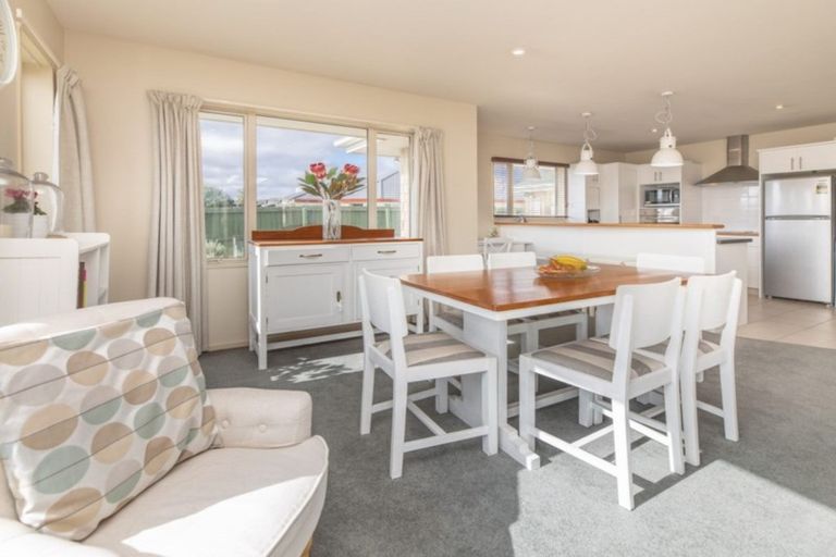 Photo of property in 10 Harrys Way, Redwood, Christchurch, 8051