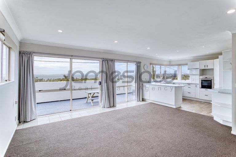 Photo of property in 25a Brightside Road, Stanmore Bay, Whangaparaoa, 0932