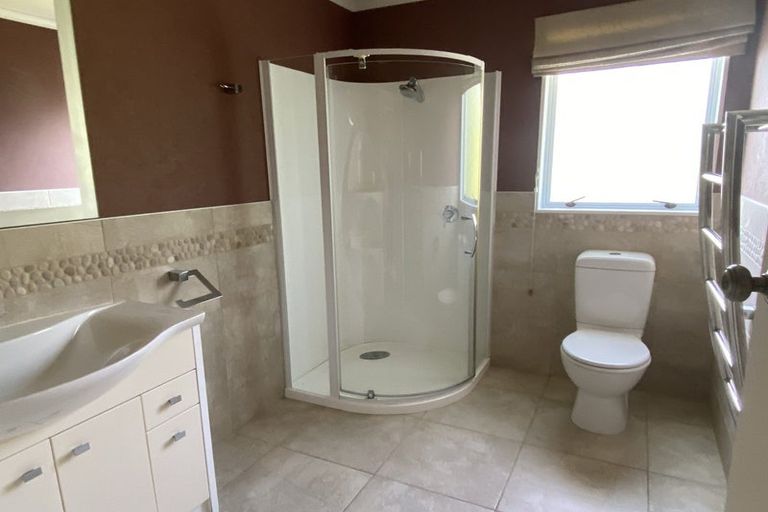 Photo of property in 18 Churchill Avenue, Hokowhitu, Palmerston North, 4410