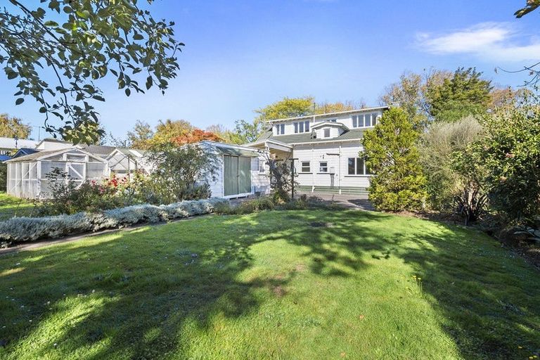 Photo of property in 11 Union Street, Hokowhitu, Palmerston North, 4410