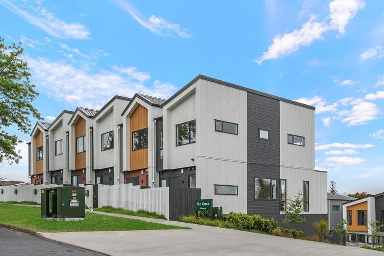 Photo of property in 95a Woodglen Road, Glen Eden, Auckland, 0602