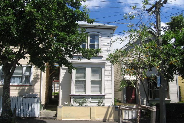 Photo of property in 64 Elizabeth Street, Mount Victoria, Wellington, 6011