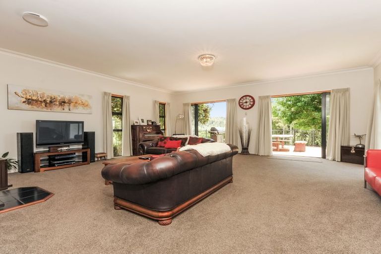 Photo of property in 283 Forest Road, Waiatarua, Auckland, 0612