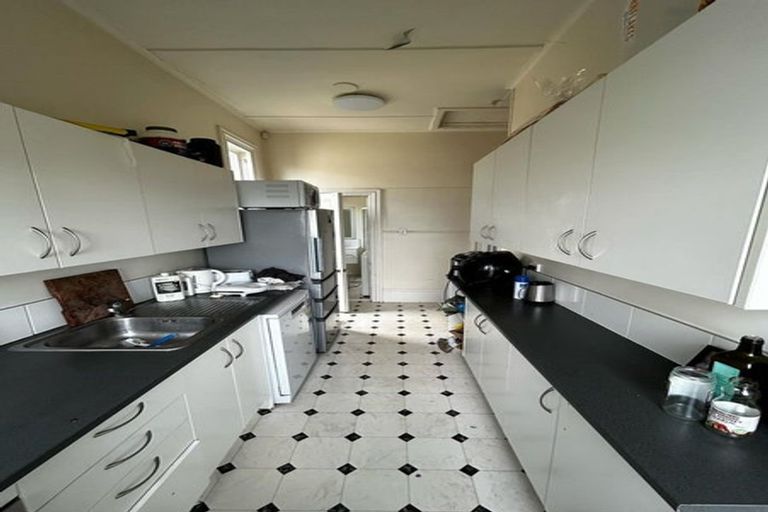 Photo of property in 72 Fairlie Terrace, Kelburn, Wellington, 6021