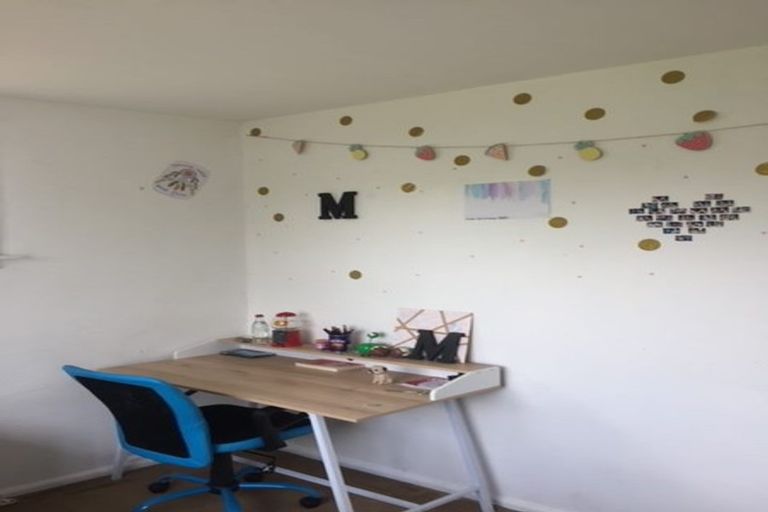 Photo of property in 12 Ladbrokes Place, Fendalton, Christchurch, 8052