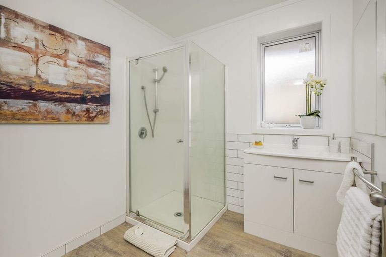 Photo of property in 5 Bunnythorpe Road, Papakura, 2110