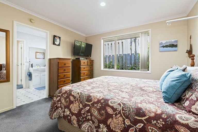Photo of property in 17 Kestrel Heights, Arkles Bay, Whangaparaoa, 0932