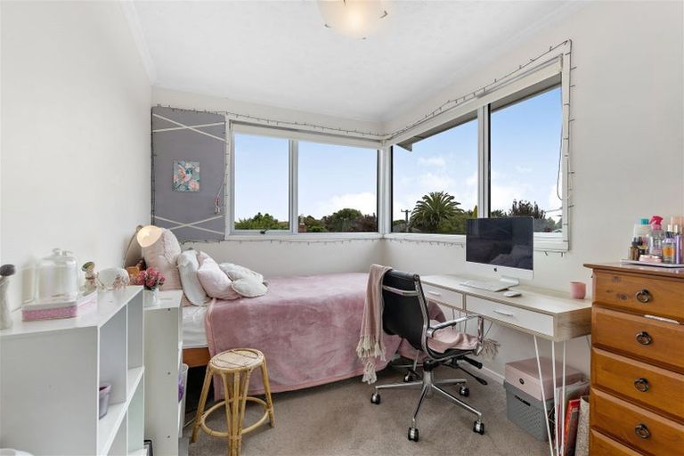 Photo of property in 5 Chedworth Avenue, Bishopdale, Christchurch, 8053