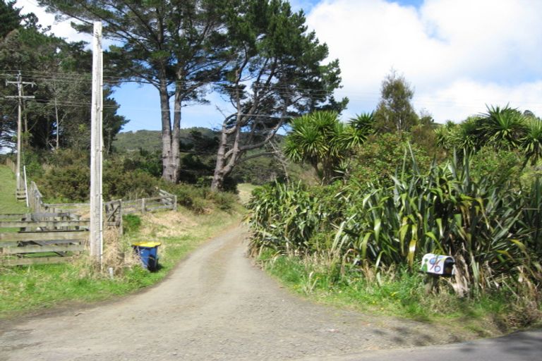 Photo of property in 96 Bethells Road, Waitakere, Henderson, 0781