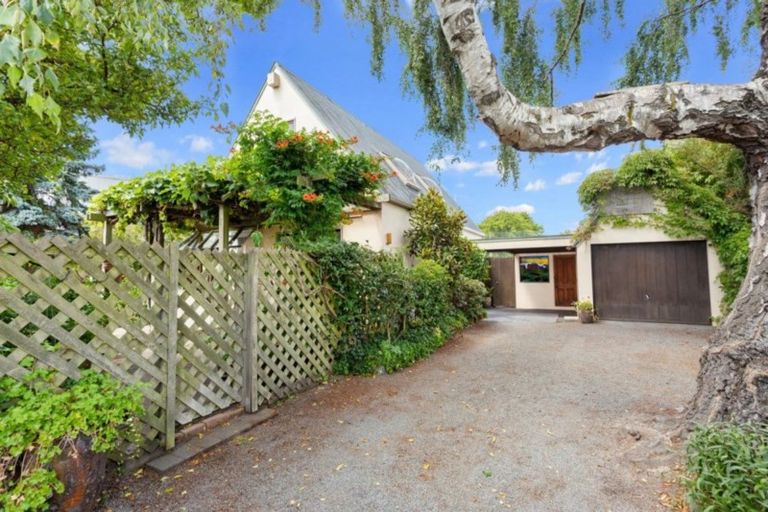 Photo of property in 114 Merivale Lane, Merivale, Christchurch, 8014