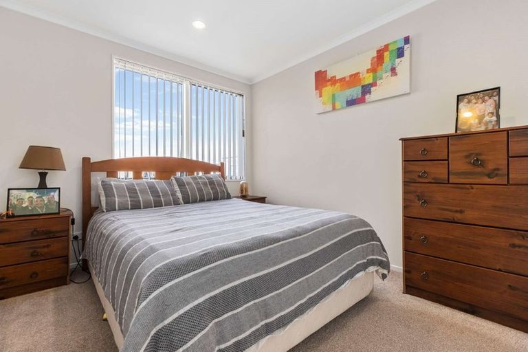 Photo of property in 33 Popokatea Drive, Takanini, 2112