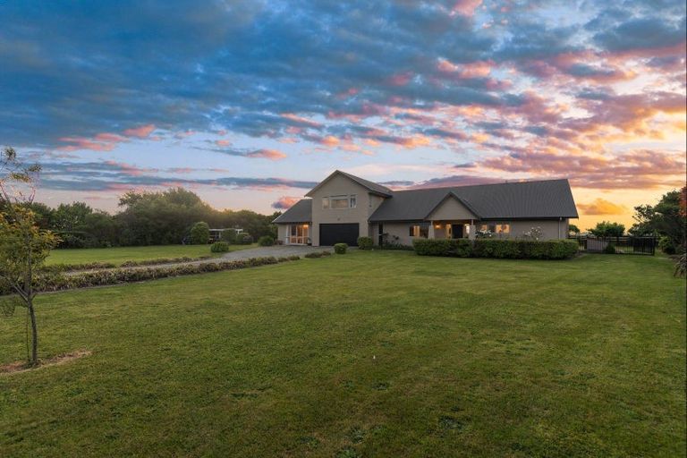 Photo of property in 72 Aranui Road, Kairanga, Palmerston North, 4475