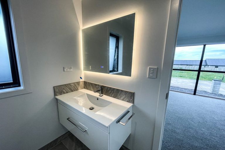 Photo of property in 11 Rowe Lane, Morrinsville, 3300