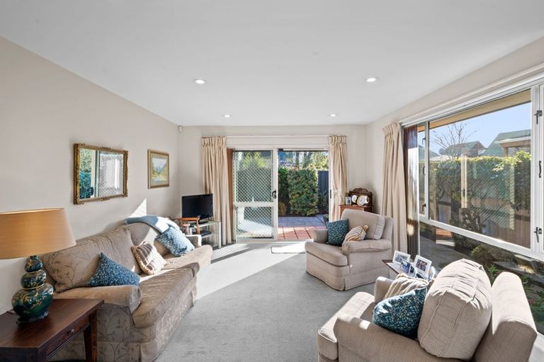 Photo of property in 2/15 Withells Road, Avonhead, Christchurch, 8042