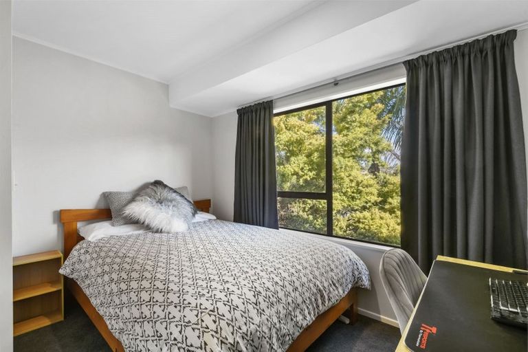 Photo of property in 2/57 Nigel Road, Browns Bay, Auckland, 0630