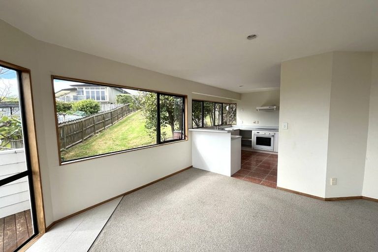 Photo of property in 6/96 William Bayes Place, Red Beach, 0932