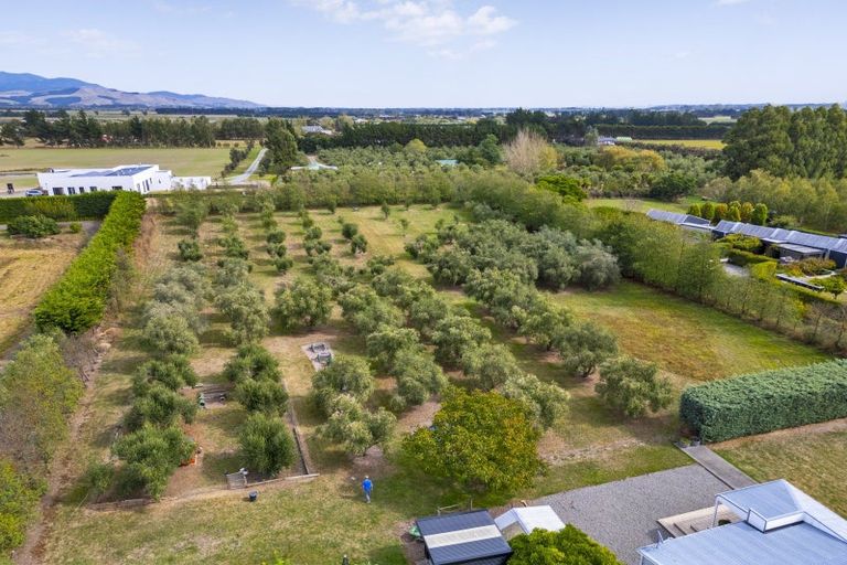 Photo of property in 14 Campbell Drive, Martinborough, 5711