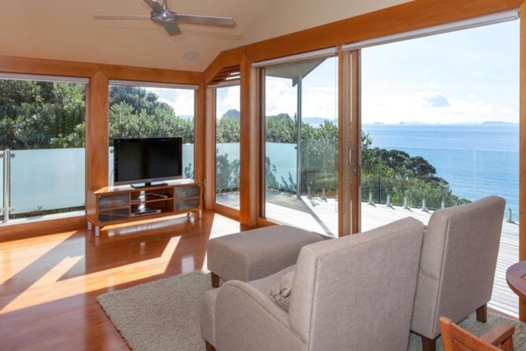 Photo of property in 36 Tutaritari Road, Hahei, Whitianga, 3591
