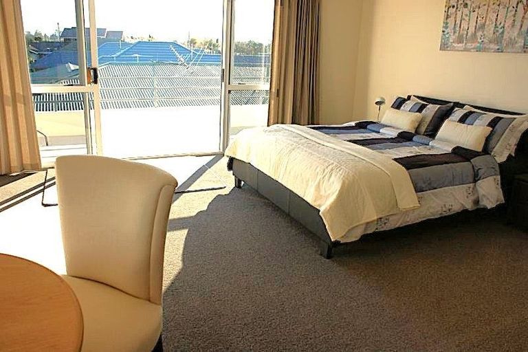 Photo of property in 389 Yaldhurst Road, Russley, Christchurch, 8042