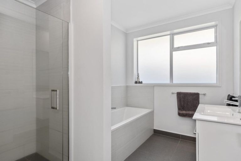 Photo of property in 34 Cassinia Close, Papamoa Beach, Papamoa, 3118