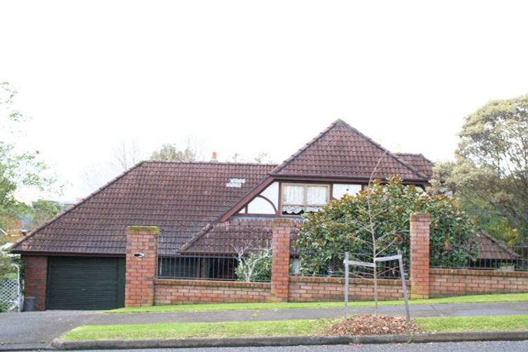 Photo of property in 15 Bert Wilson Place, Cockle Bay, Auckland, 2014