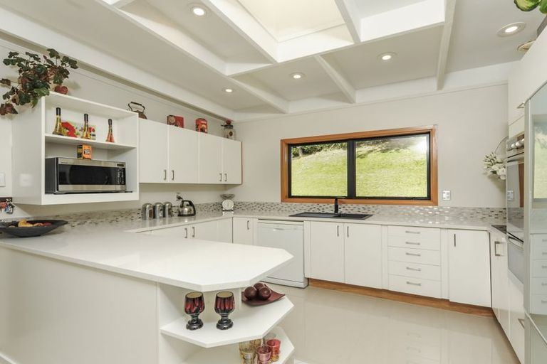 Photo of property in 283 Forest Road, Waiatarua, Auckland, 0612