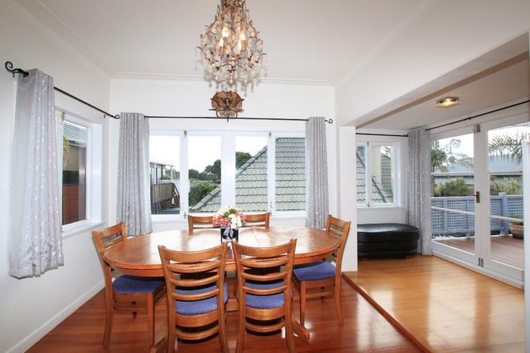 Photo of property in 110 Aberdeen Road, Campbells Bay, Auckland, 0620