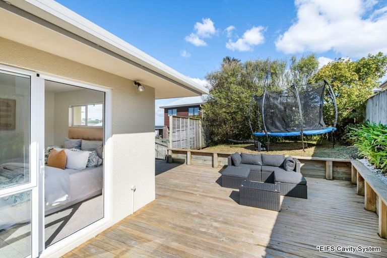 Photo of property in 2/57 Centorian Drive, Windsor Park, Auckland, 0632