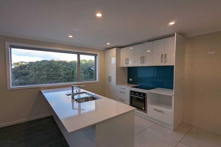 Photo of property in 44 Albatross Close, Whitby, Porirua, 5024